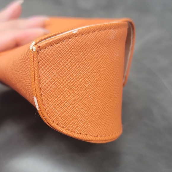 Tory Burch glass case - Picture 5 of 5